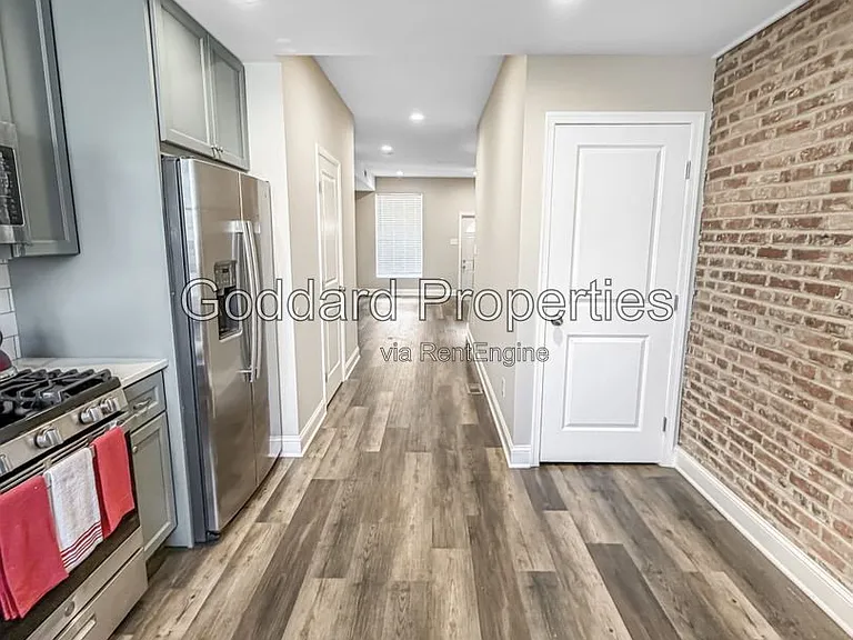 704 N Curley St — Photo 8
