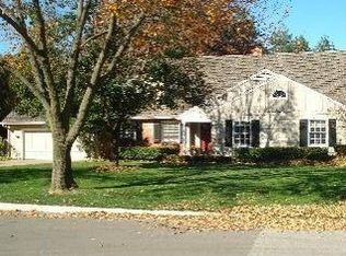 3200 W 67th St, Mission Hills, KS 66208