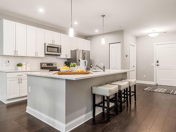 4th image of 5317 Highpointe Lakes Dr Unit 303