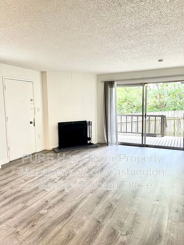 2 bed, 2.0 bath, 1200 sqft, $2,600 — Photo 2