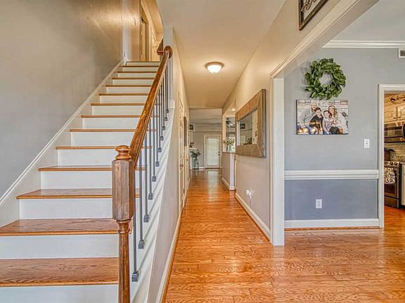 4th image of 120 Leonora Dr