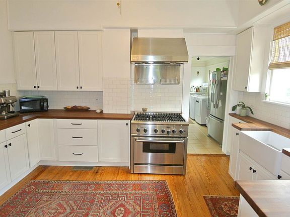 5th image of 232 Connecticut Ave