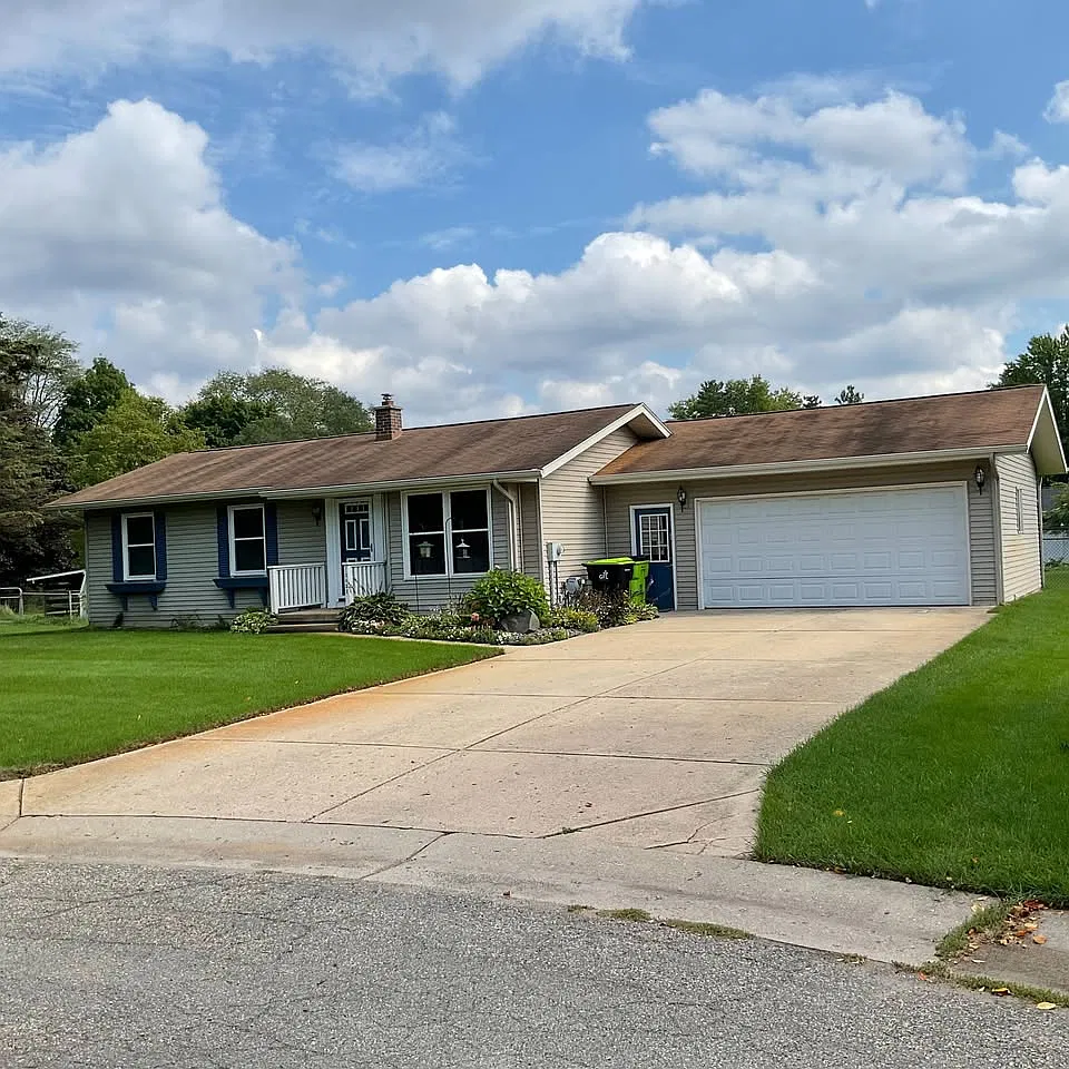2 bed, 1.5 bath, 1000 sqft, $1,700 — Photo 1