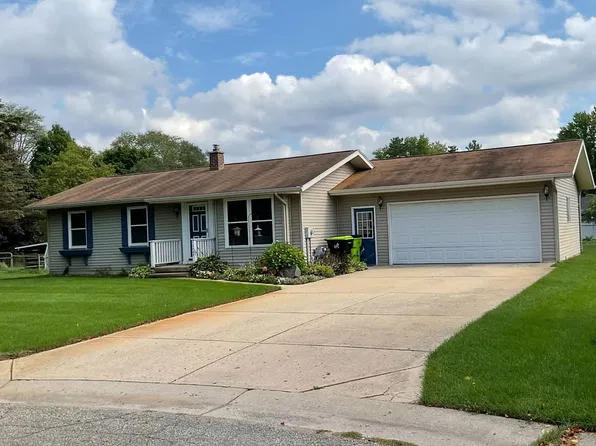 13452 Forest River Ct SE, Lowell, MI 49331