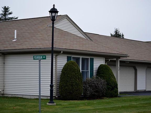 3rd image of 94 Southpoint Dr