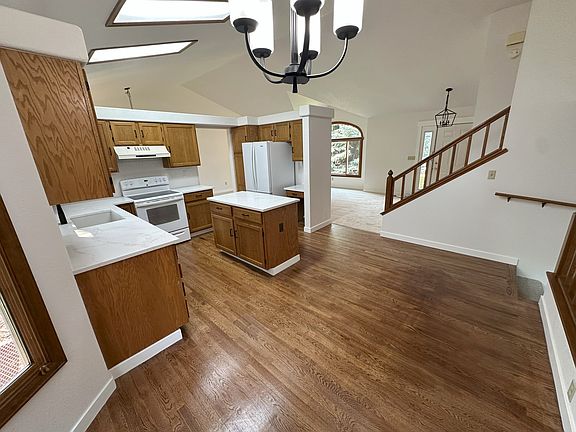 Kitchen & breakfast nook
