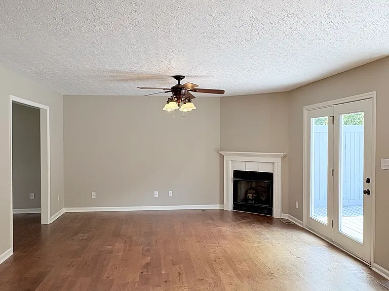 19 Hightower Ct — Photo 4