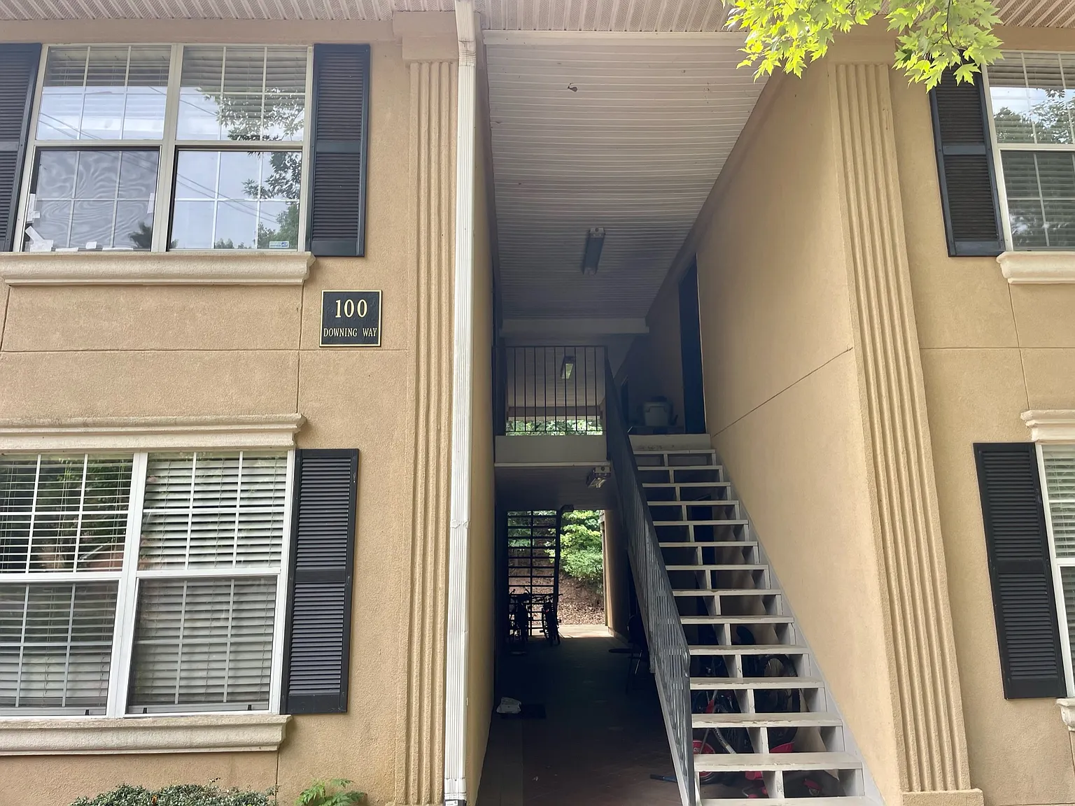3 bed, 1152 sqft, $1,600 — Photo 2