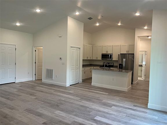 4th image of 16536 SW 21st Avenue Rd