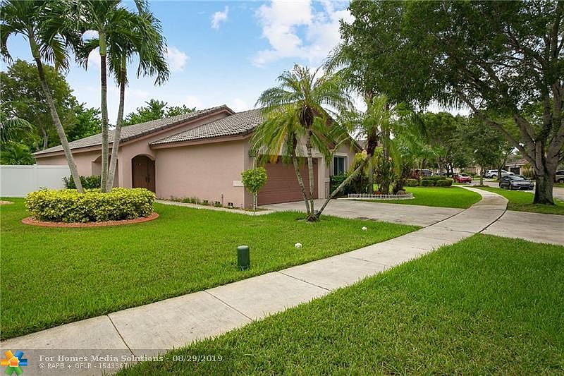 1st image of 1002 SW 176th Ave