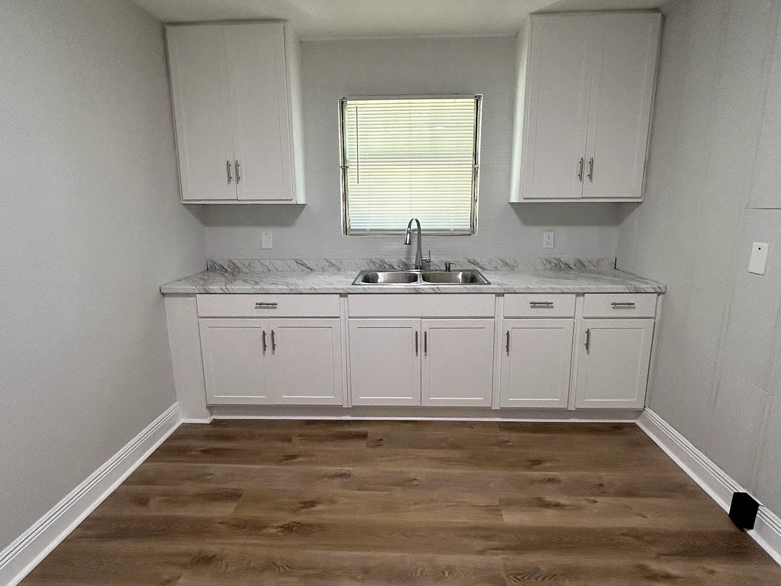 4 bed, 1025 sqft, $1,300 — Photo 4