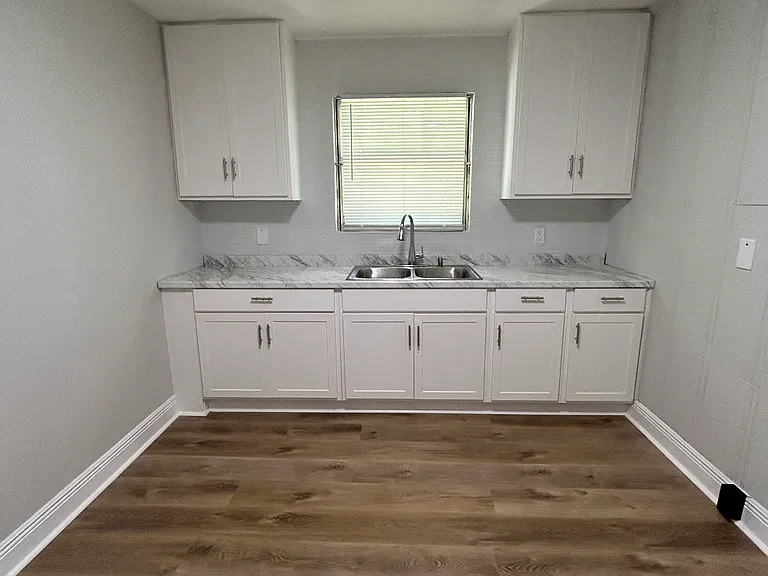 3168 Charleston Dr — Photo 4