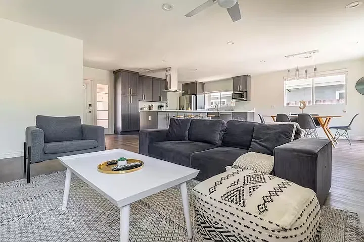 3 bed, 1418 sqft, $6,000 — Photo 2