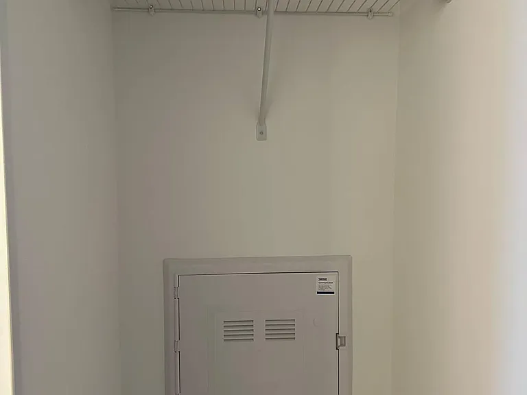 771 Yonge St #2010 — Photo 6