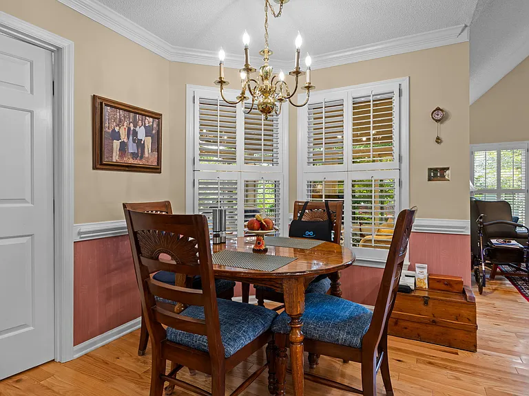 8516 Wheeling Dr — Photo 37