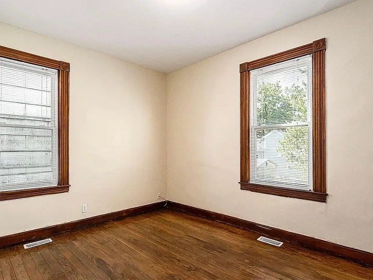 992 Goss Ave — Photo 18