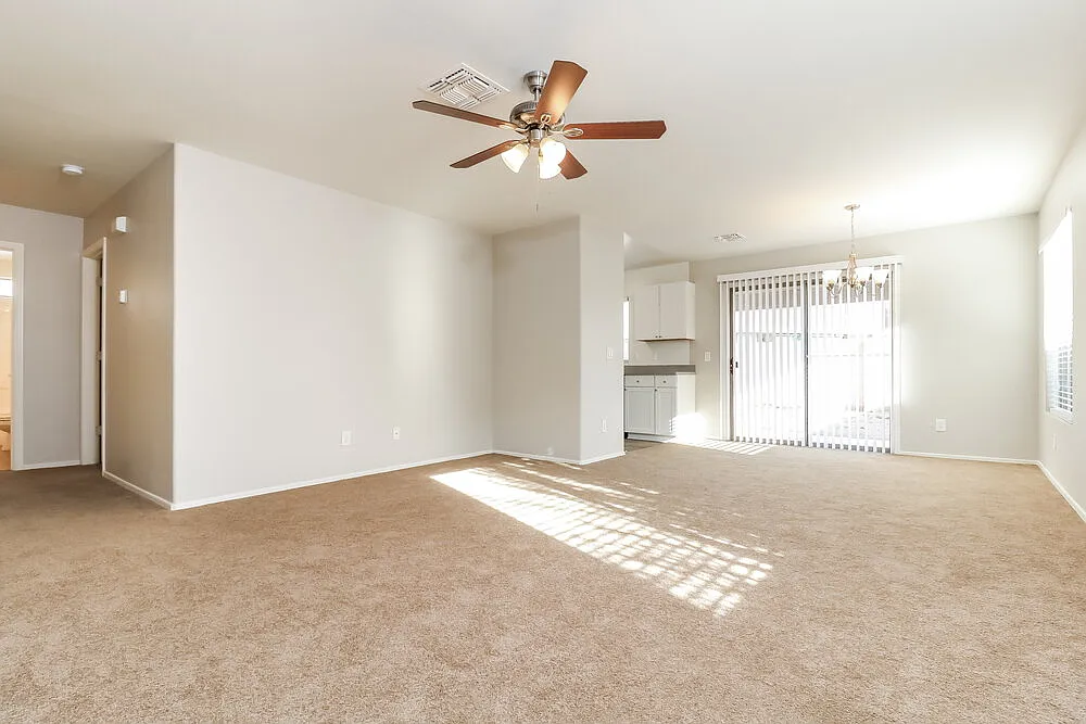 3 bed, 2.0 bath, 1219 sqft, $1,680 — Photo 4