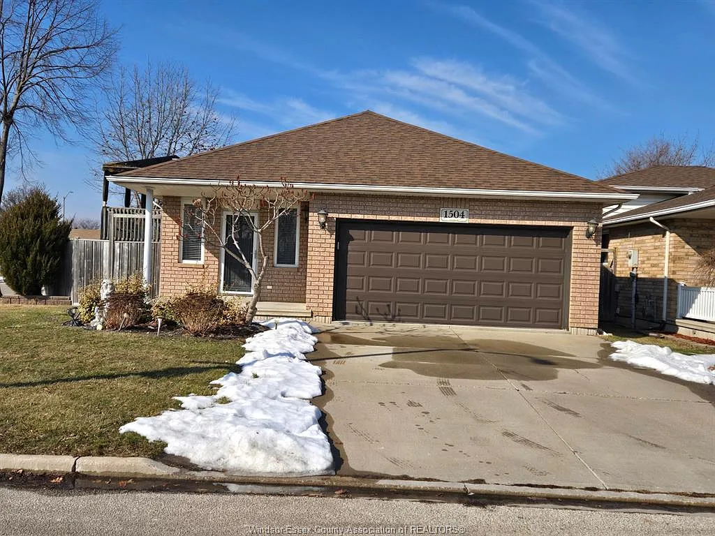 3 bed, $2,800 — Photo 1