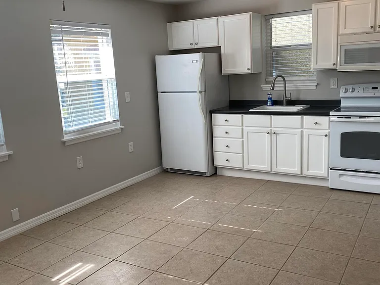 914 N Wild Olive Ave #910 — Photo 7
