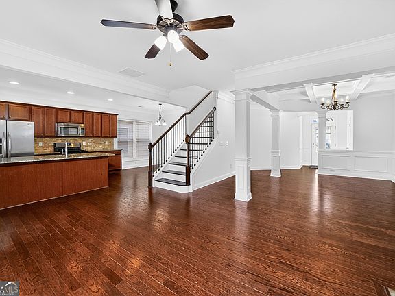 3rd image of 269 Privet Cir