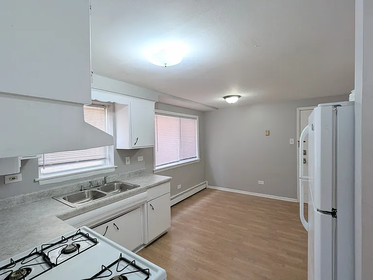 14114 S School St #1E — Photo 3
