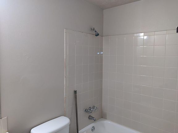 4th image of 703 Still Lake Dr