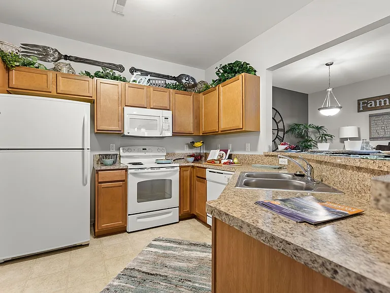 Ashford Apartments — Photo 19