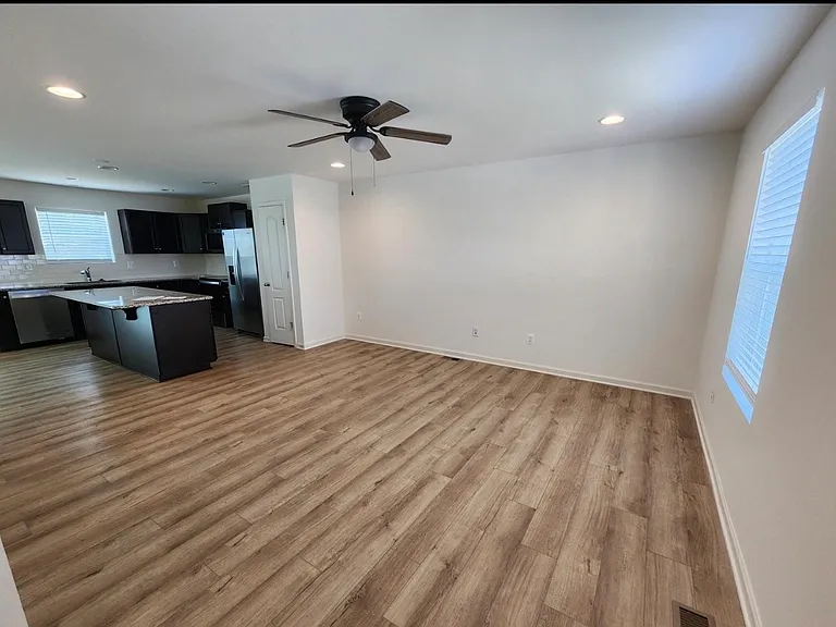 62 Belmont Pl — Photo 2