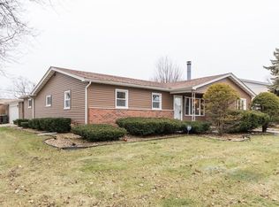 5821 Rob Roy Dr, Oak Forest, IL 60452