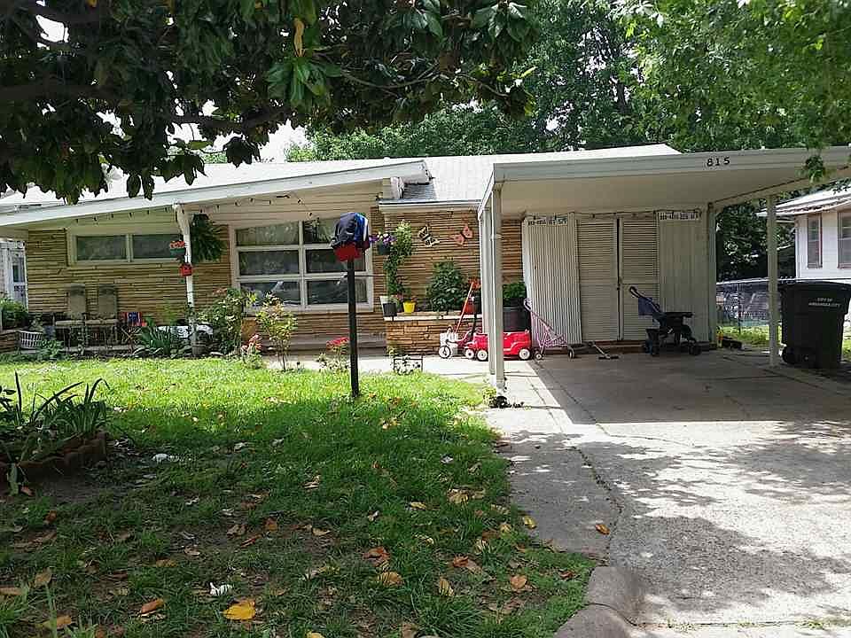 1st image of 815 N 10th St