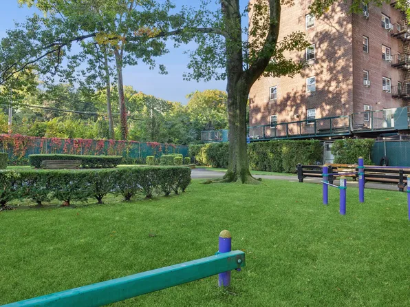 75-02 Austin Street image 8 of 8