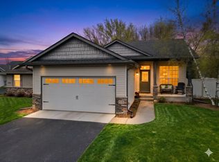 828 Winsome Way NW, Isanti, MN 55040