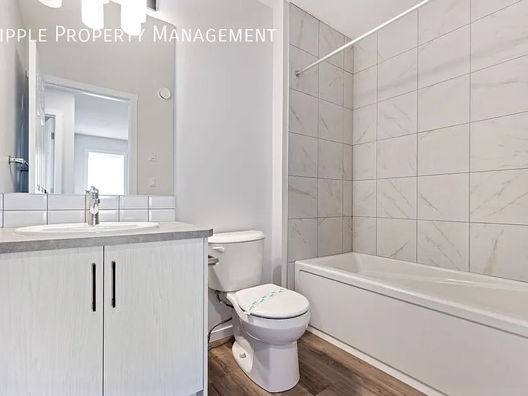 1055 Southwinds Grn SW — Photo 12