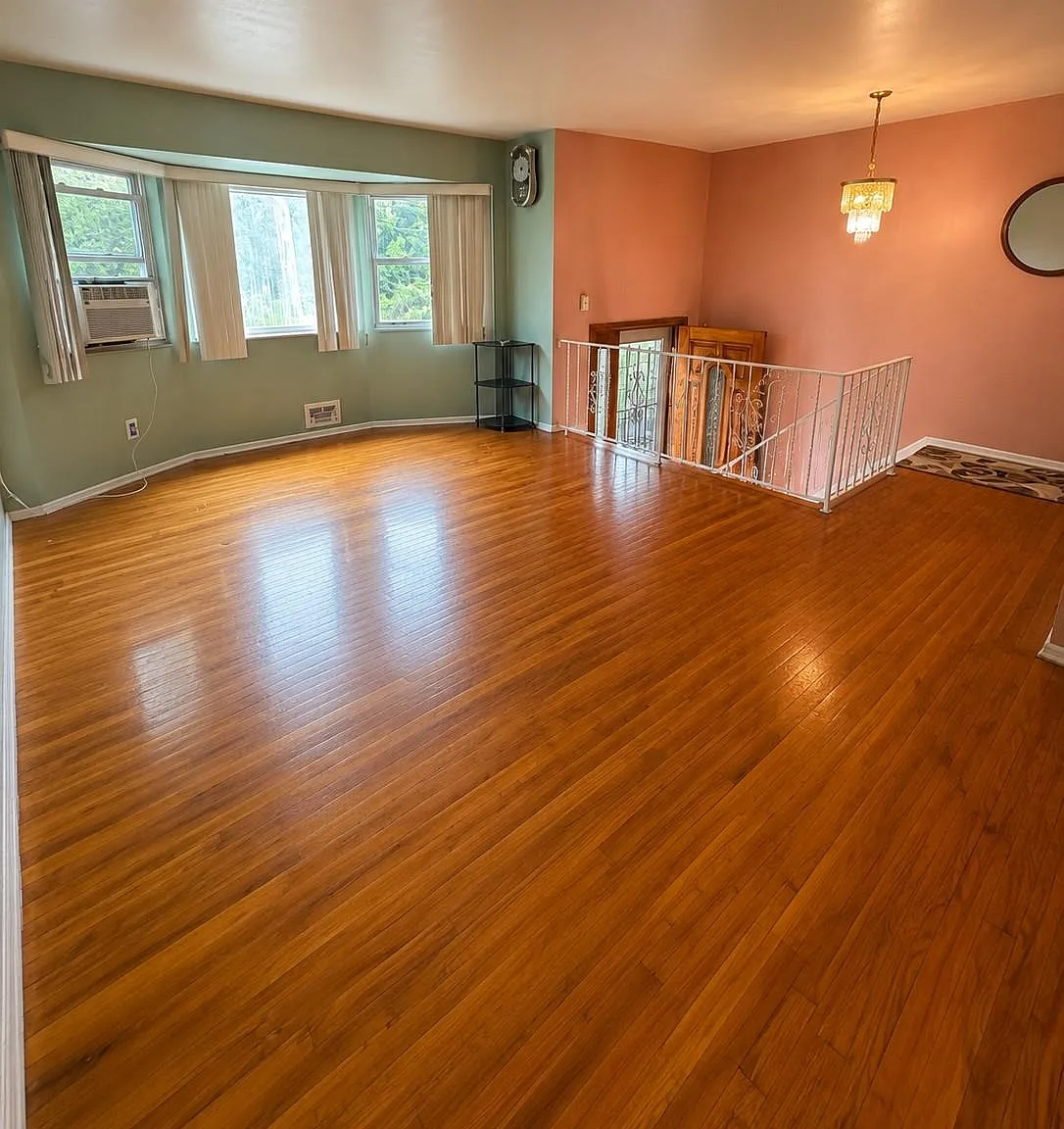 3 bed, 1.0 bath, 1826 sqft, $3,500 — Photo 2