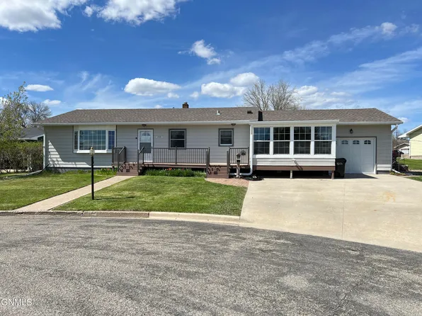 1365 Central Ave N, Valley City, ND 58072