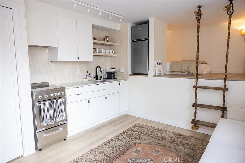 Studio, 500 sqft, $2,900 — Photo 1