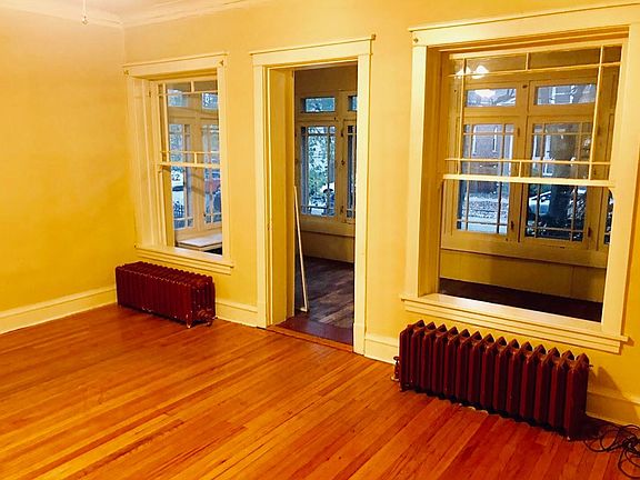 4th image of 4734 N Rockwell St #1A