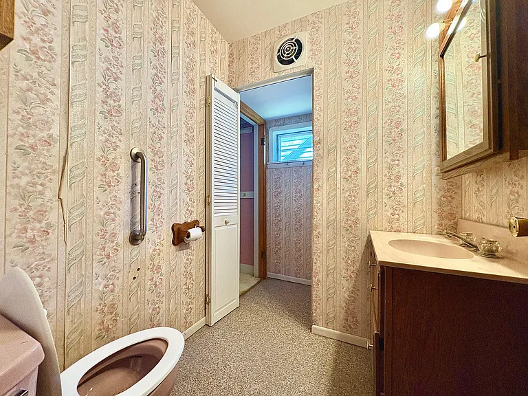 626 S Gladstone Ave — Photo 15