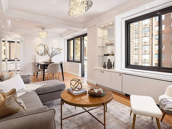 4th image of 201 W 70th St APT 8C