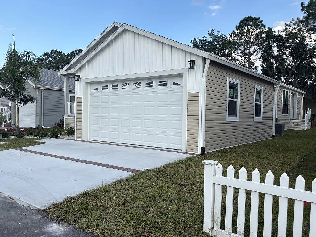 3 bed, 2.0 bath, 1742 sqft, $1,799 — Photo 3