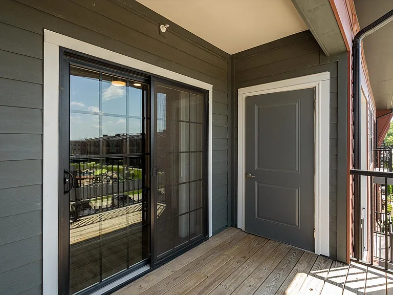 Metro - 1 Bed / 1 Bath - 783 Sq.Ft.