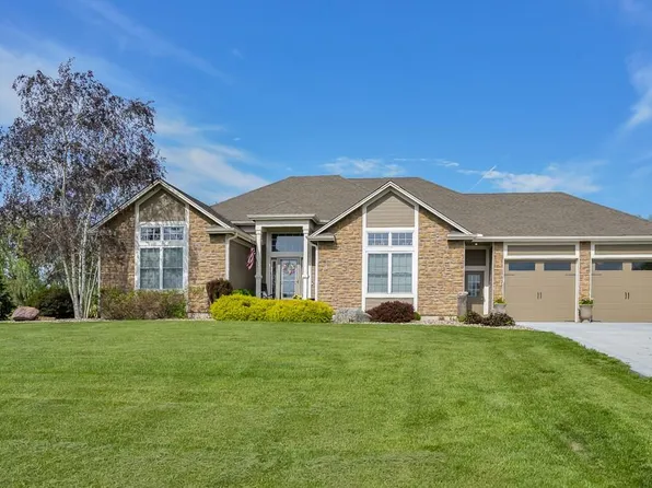 22385 143rd Pkwy, Basehor, KS 66007