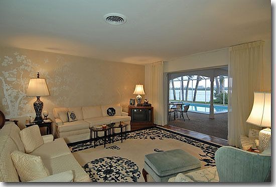 2nd image of 582 Spoonbill Dr