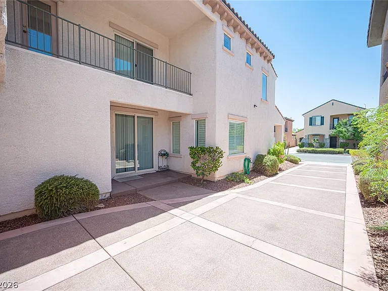 10474 Howling Coyote Ave — Photo 60