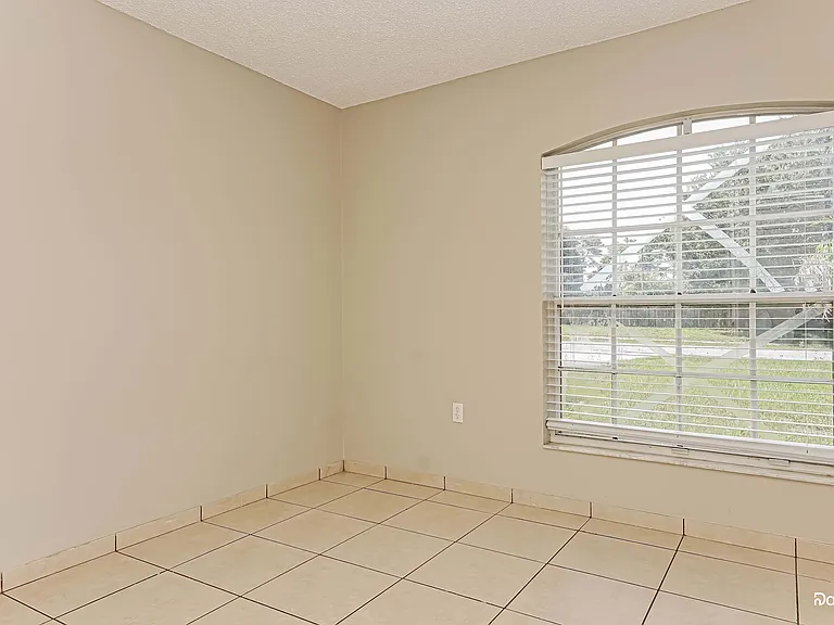 2980 N Huron Dr — Photo 9
