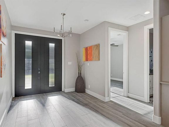 4th image of 2928 Suffolk Dr