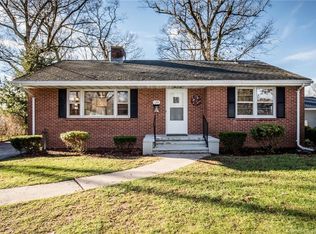 135 Country Club Ln, Wallingford, CT 06492