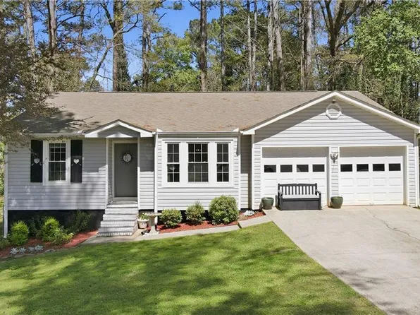 90 Chimney Rise Ct, Stockbridge, GA 30281