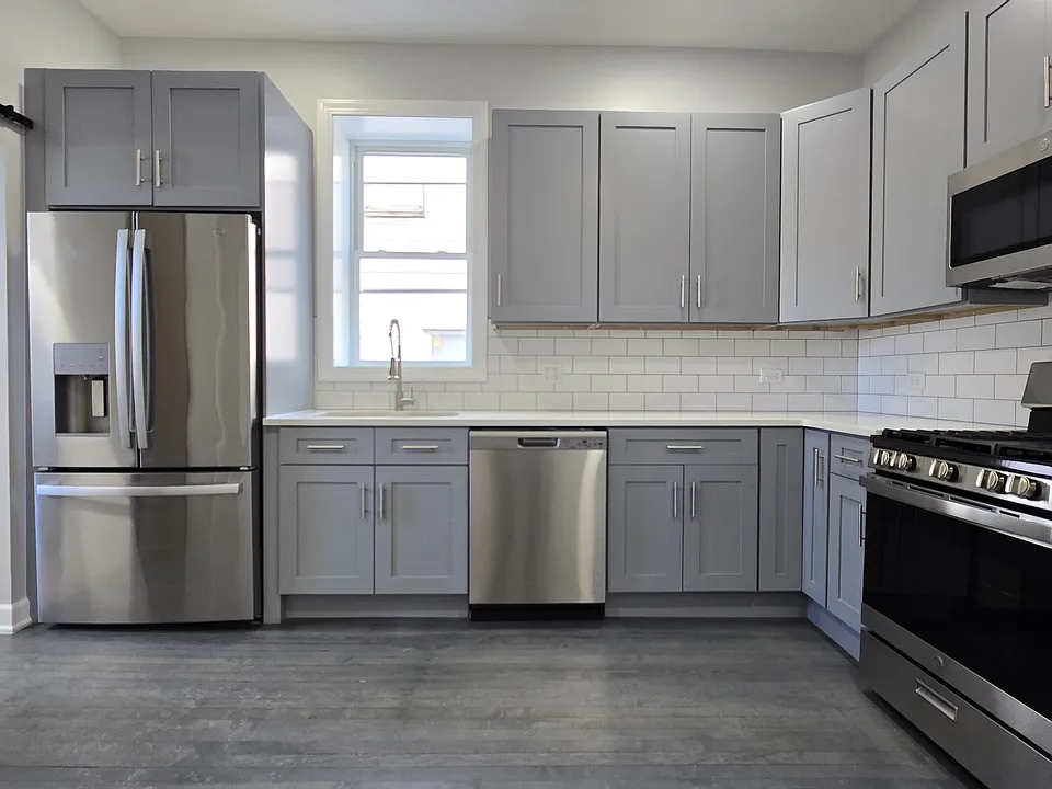Luxe Kitchen with all high-end applicances
