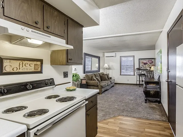 Westgate Apartments — Photo 37